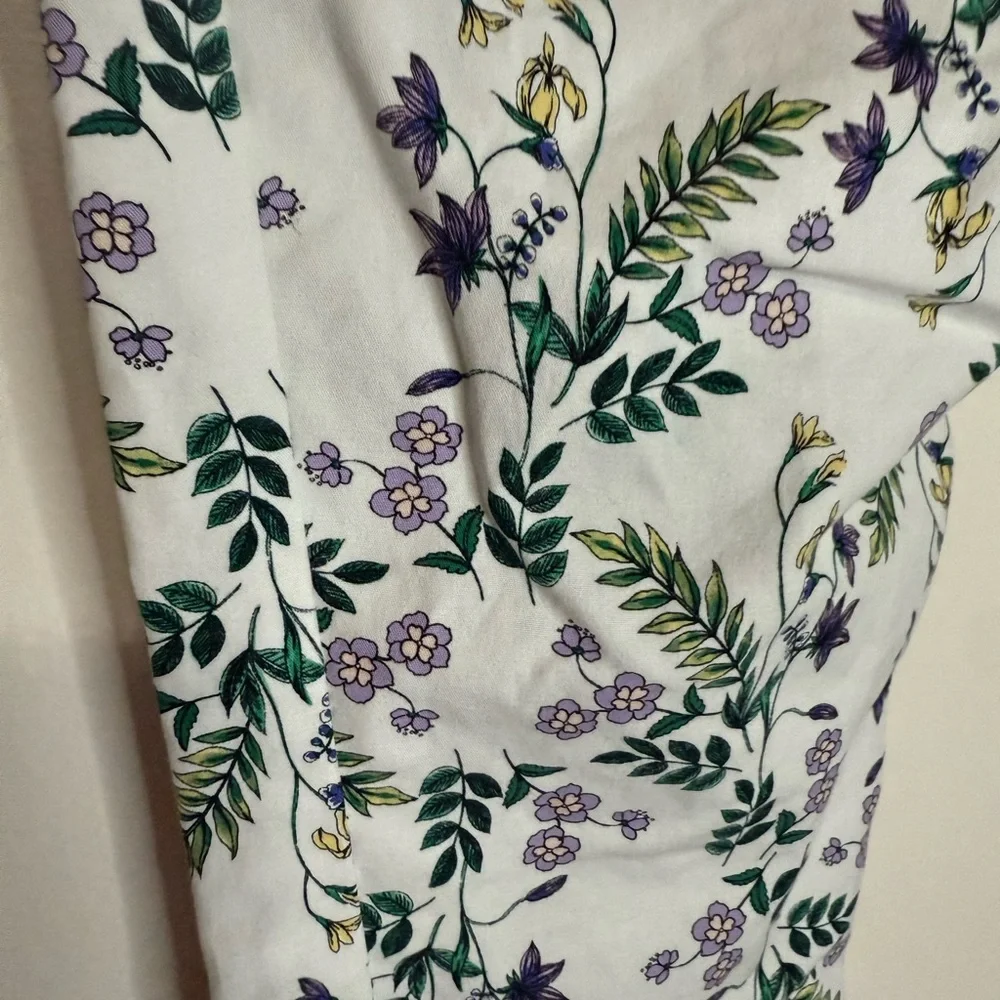 Liz Claiborne White with purple Floral Print cropped Pants in size 12 - Picture 7 of 14